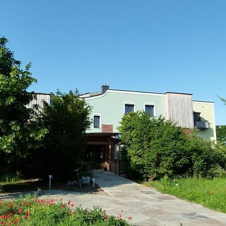 Haus Monti Otel Maria Lanzendorf Dış mekan fotoğraf