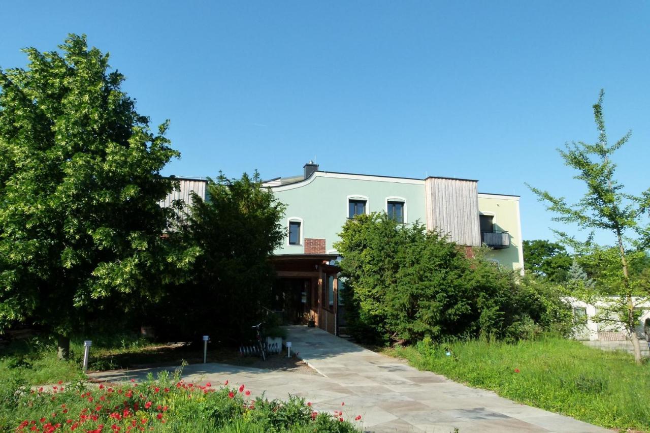 Haus Monti Otel Maria Lanzendorf Dış mekan fotoğraf