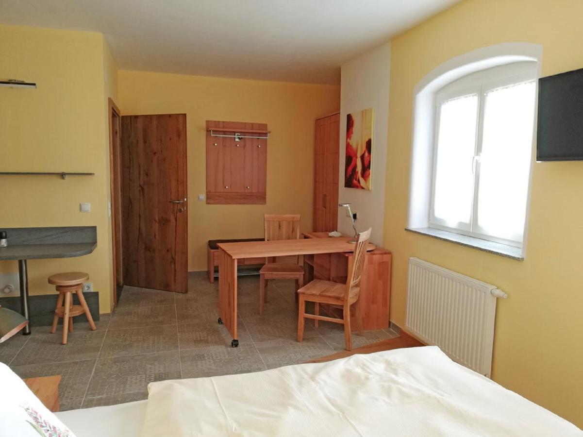 Haus Monti Otel Maria Lanzendorf Dış mekan fotoğraf